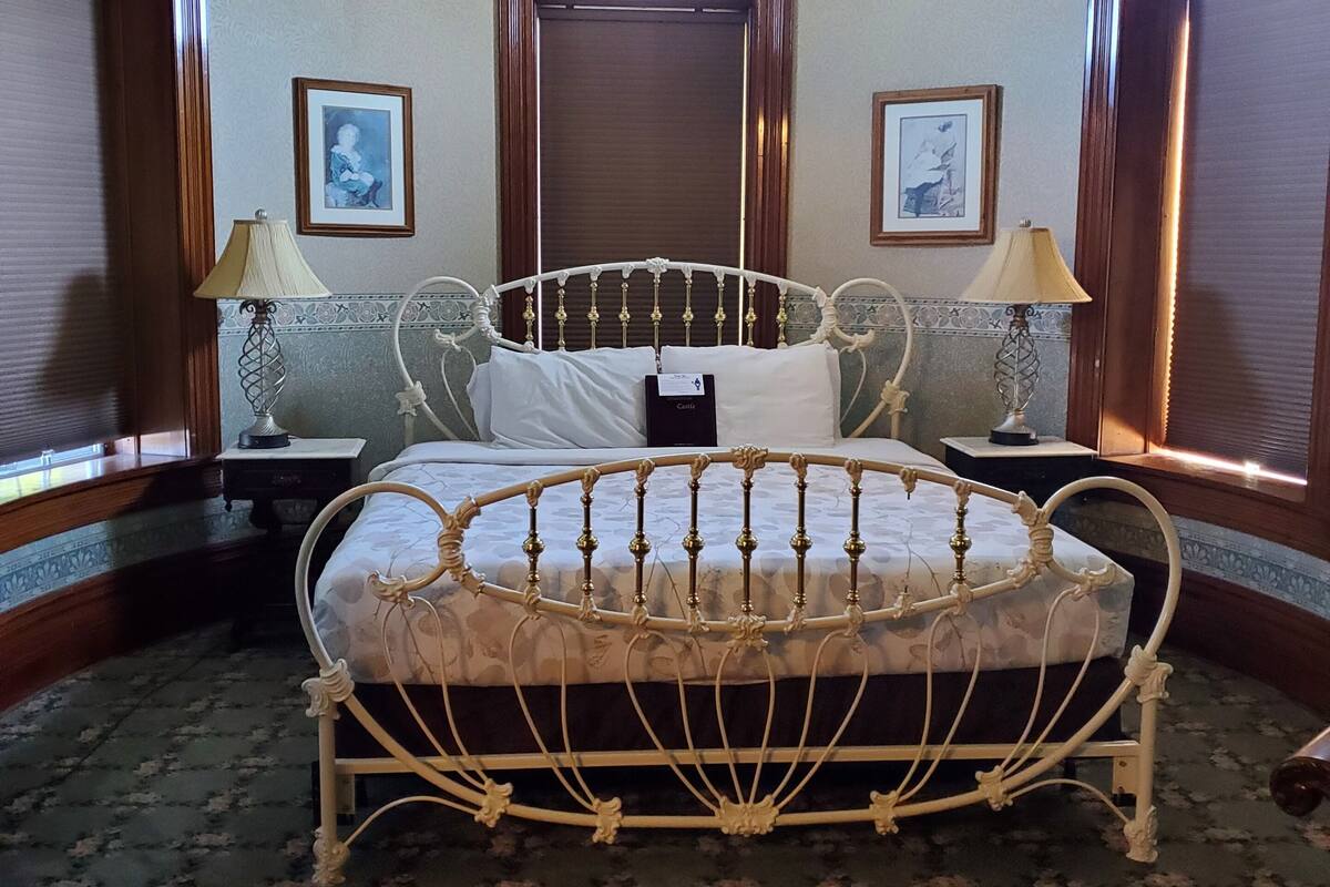Iron/ironing board (on request), free WiFi, bed sheets