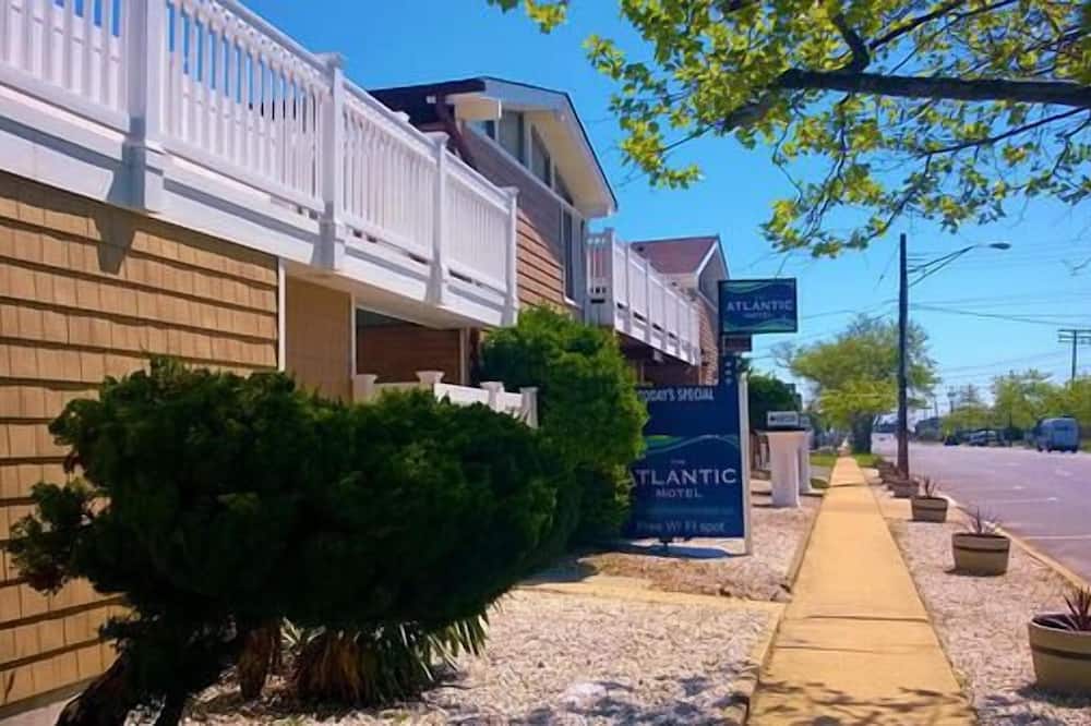 Atlantic Motel