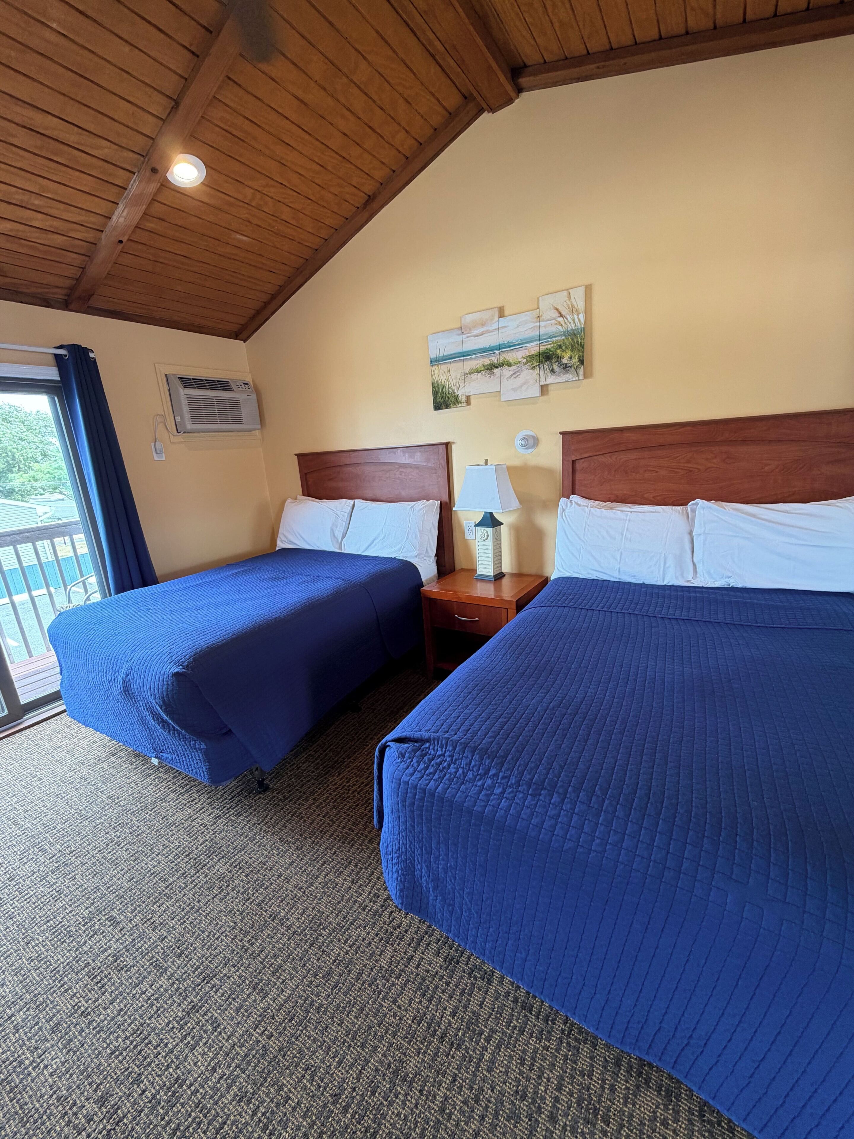 Standard Double Room, 2 Double Beds | Free WiFi, bed sheets