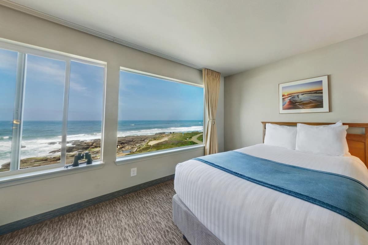 queen/queen, picture window | 1 bedroom, desk, laptop workspace, iron/ironing board