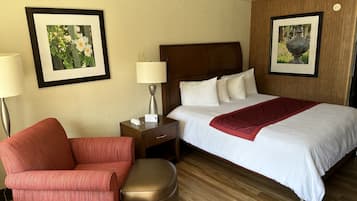 Meja kerja, Wi-Fi gratis, dan seprai linen