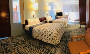 2 Bedroom Suite with 3 Queen Beds, Non Smoking | Desk, blackout drapes, free WiFi, bed sheets - Curly Redwood Lodge (Crescent City)