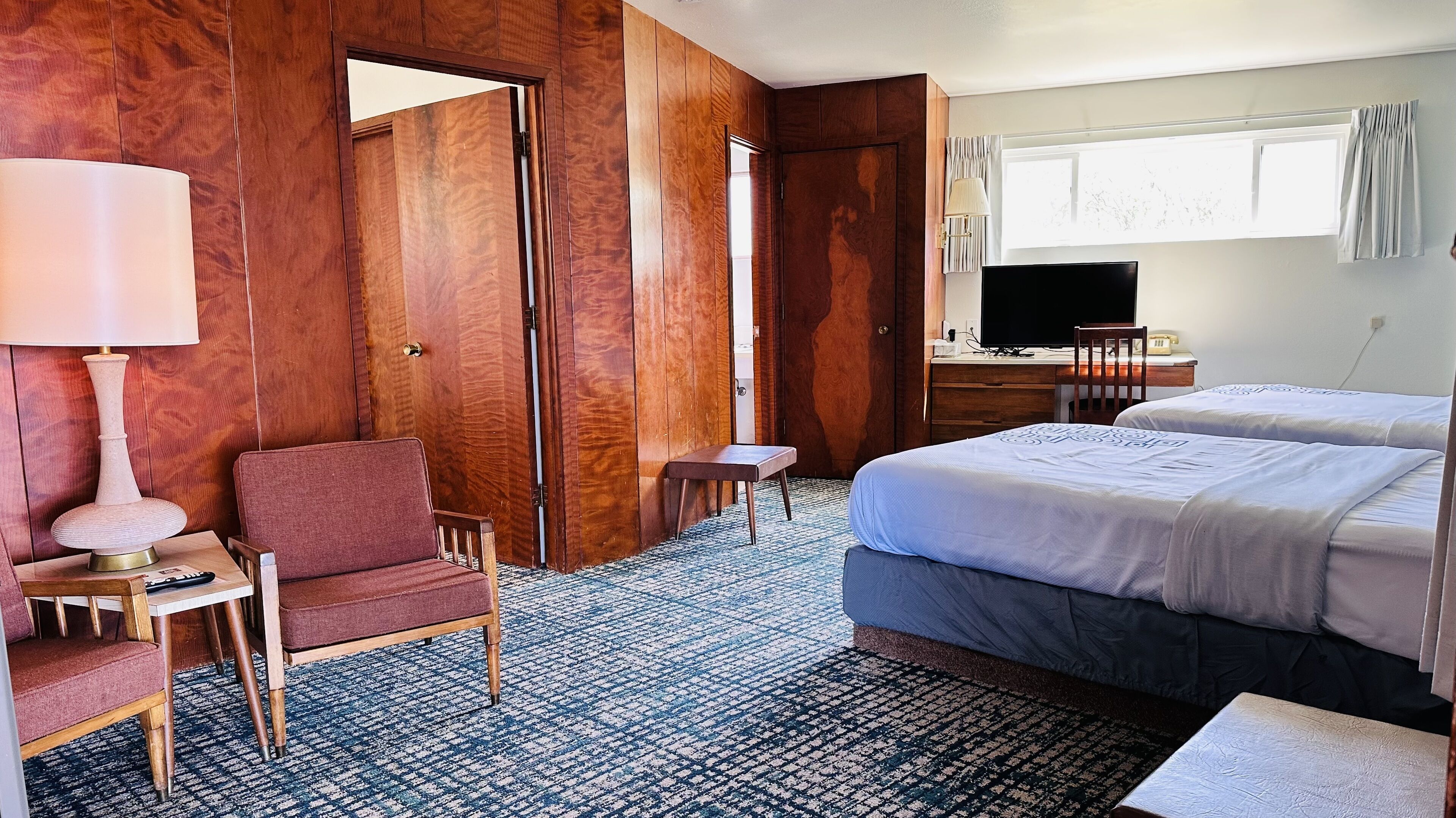 Bureau, rideaux occultants, Wi-Fi gratuit, draps fournis