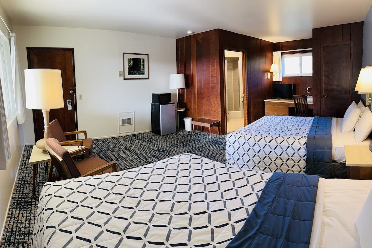 Standaard kamer | Een bureau, verduisterende gordijnen, gratis wifi, beddengoed
