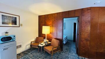 2 Bedroom Suite with 3 Double Beds, Non Smoking | Desk, blackout drapes, free WiFi, bed sheets