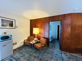 Habitación familiar | Escritorio, cortinas opacas, wifi gratis y ropa de cama