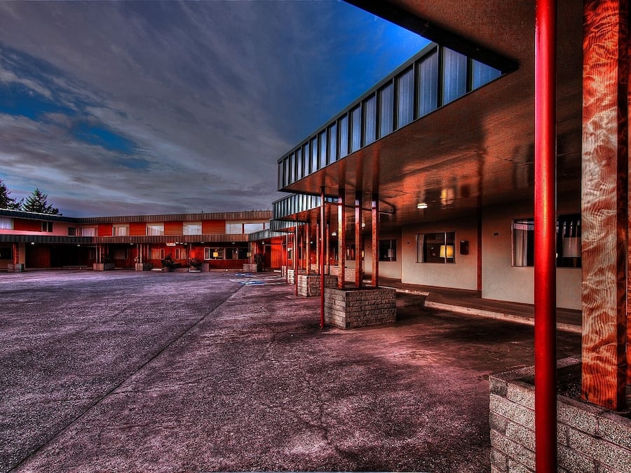 Fassade der Unterkunft – Abend/Nacht