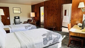 2 Bedroom Suite with 3 Double Beds, Non Smoking | Desk, blackout drapes, free WiFi, bed sheets - Curly Redwood Lodge (Crescent City)