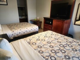 Ropa de cama de alta calidad, escritorio y sistema de insonorización 