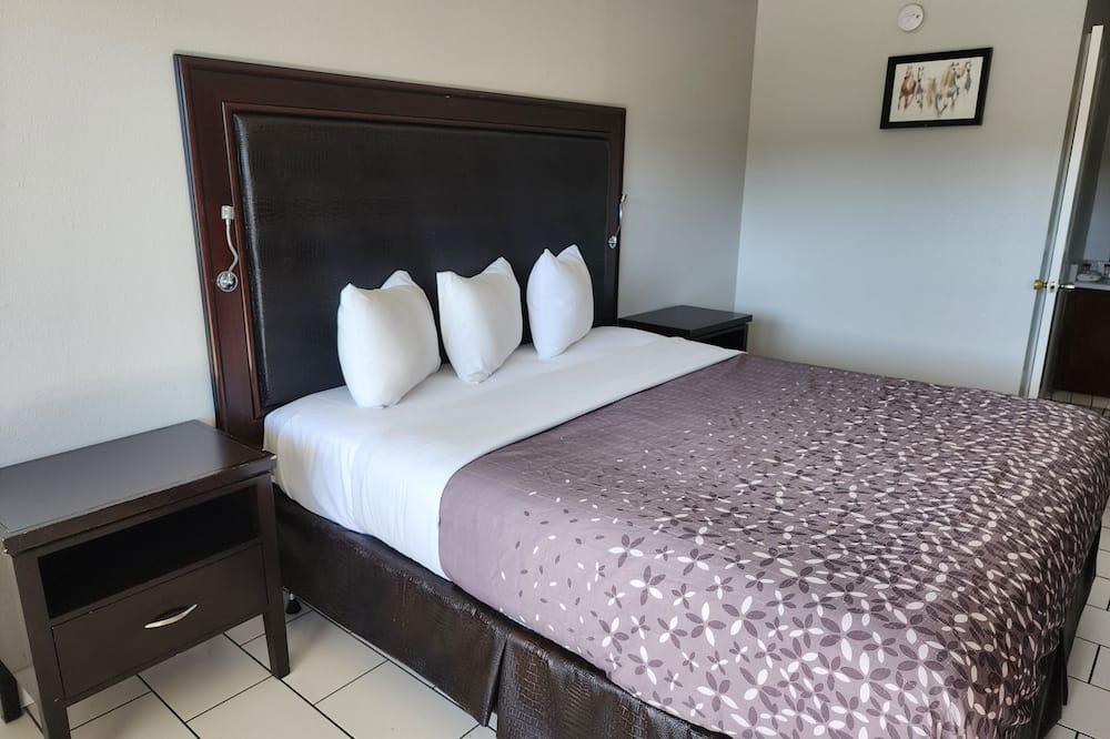 Pacific Inn