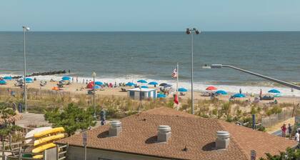 Admiral on Baltimore