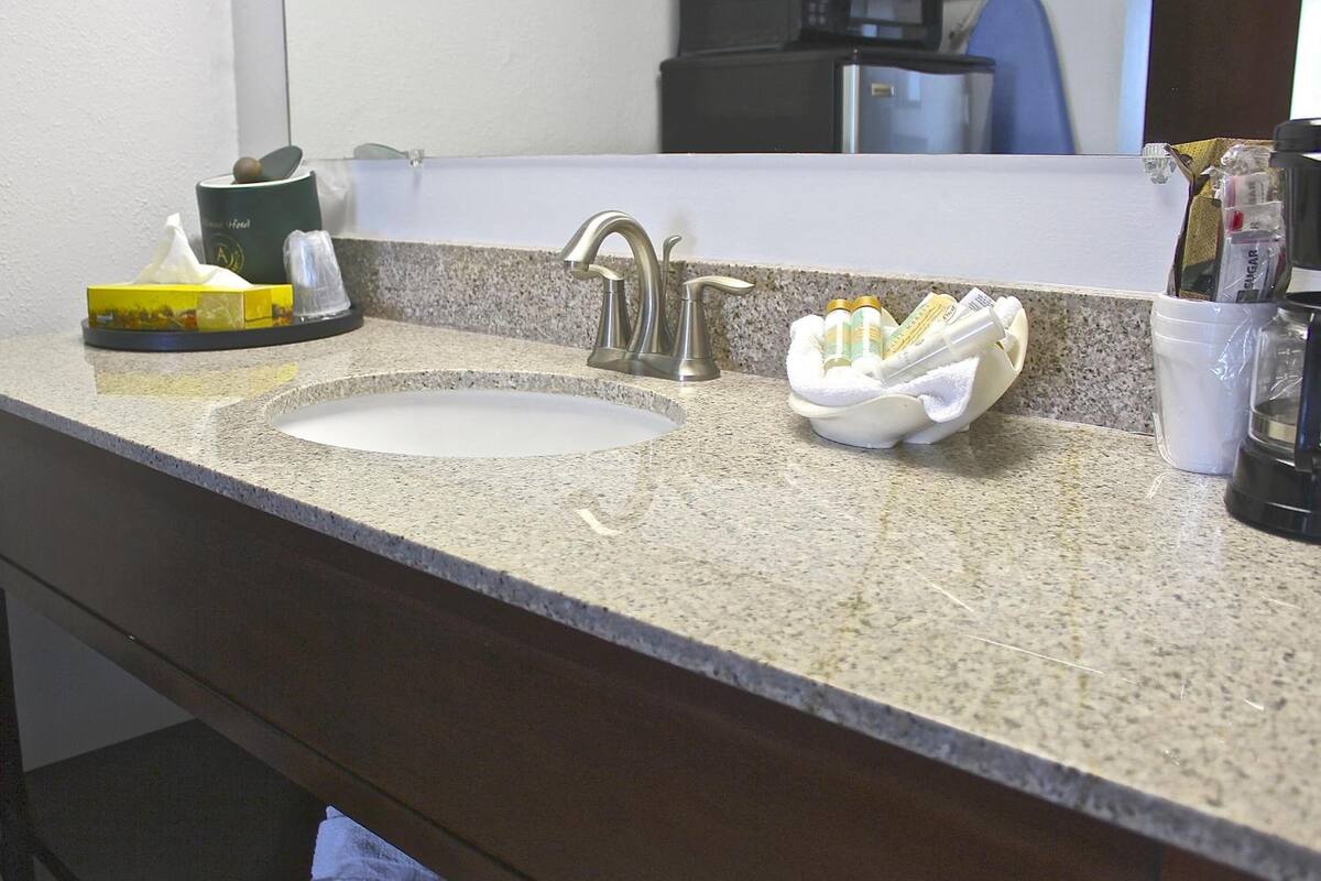 fridge, microwave, coffee/tea maker