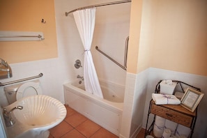 Combined shower/tub