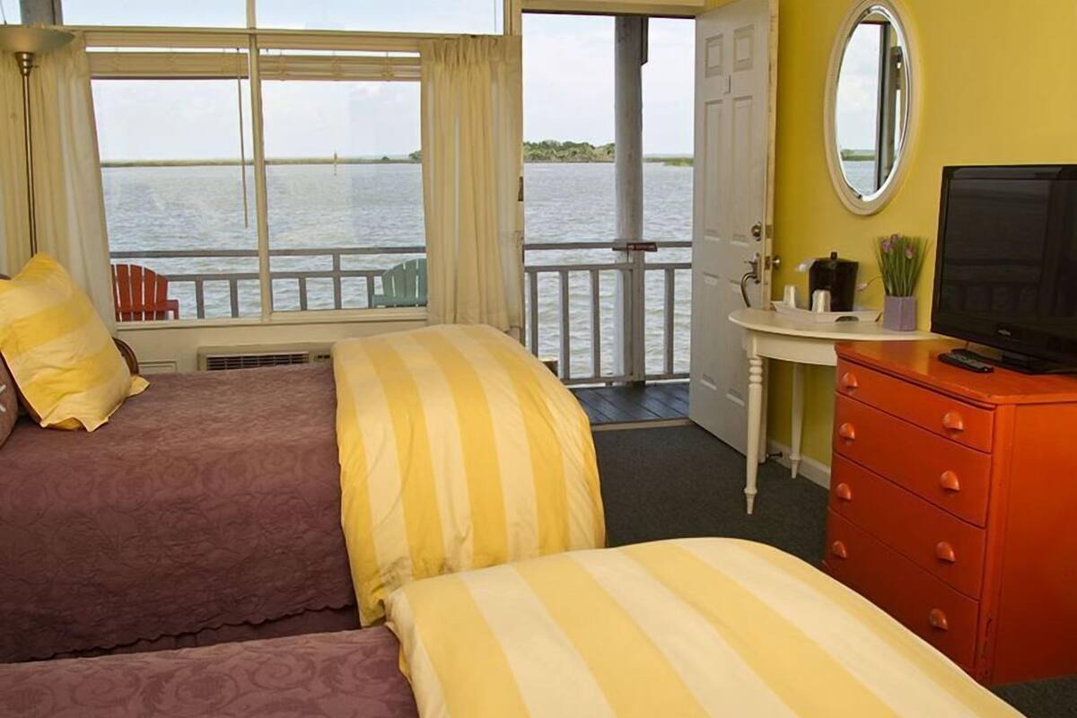 Room, 2 Double Beds | Desk