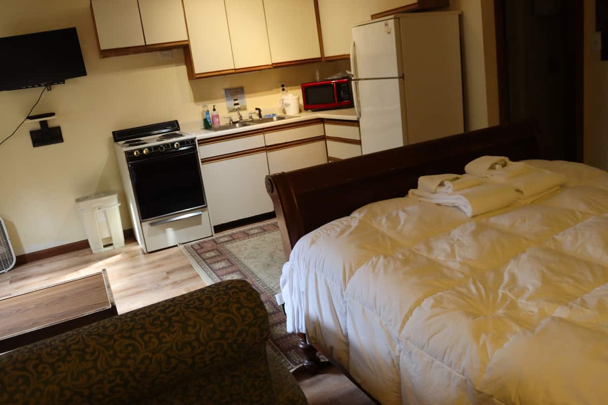 Studio Tradition | 1 chambre, rideaux occultants, Wi-Fi gratuit, draps fournis
