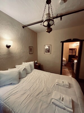 Basic Studio | Living area | TV - Alaskan Hotel and Bar (Juneau)