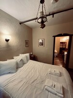 Basic Studio | Living area | TV