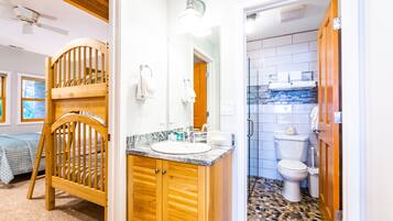 Unit 8 Townhouse 2-Bedroom, Kitchen | Premium bedding, pillowtop beds, soundproofing, iron/ironing board