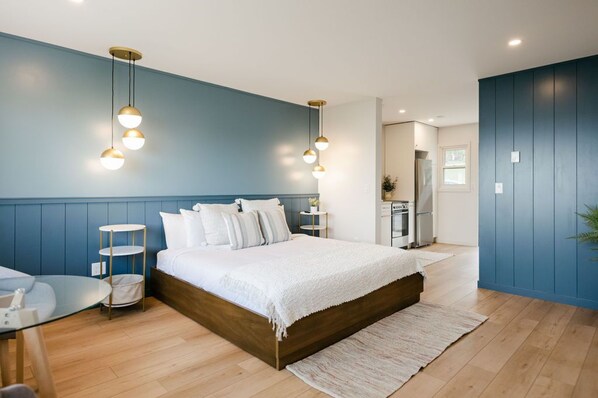 Habitación doble, baño privado, vista al lago (King Room / Kitchenette)