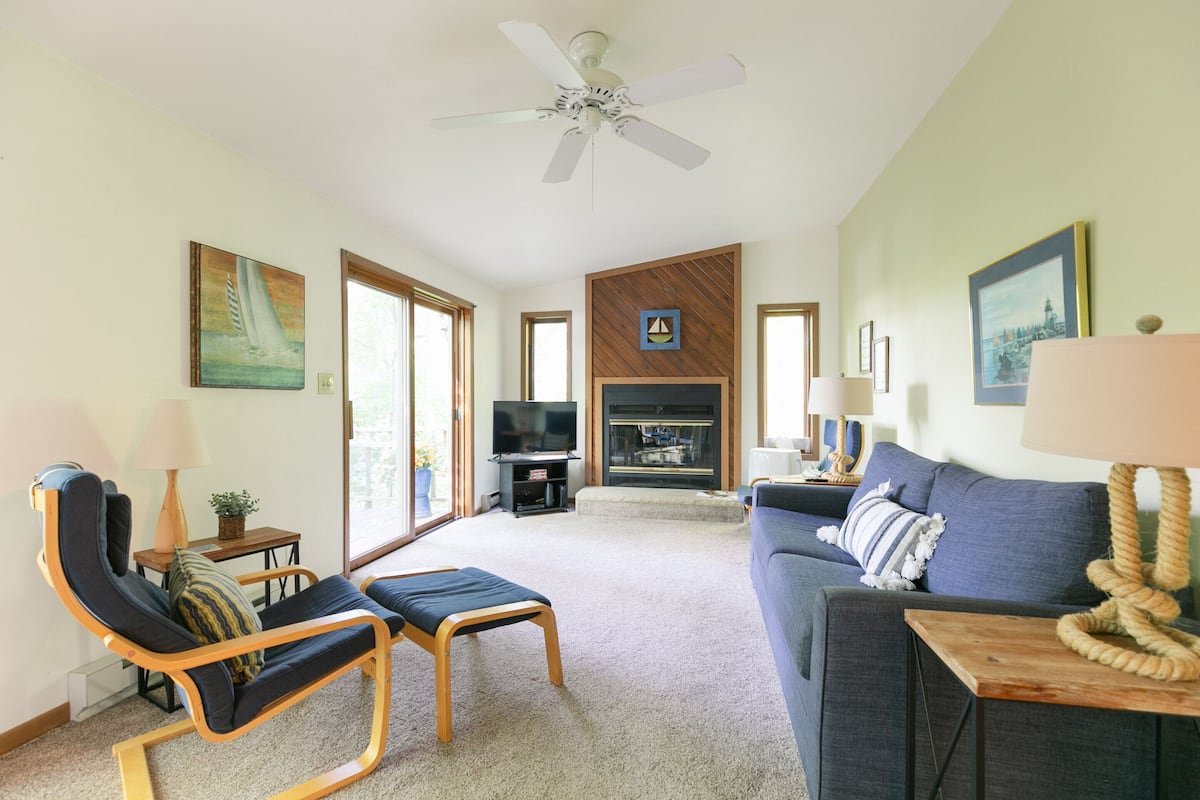 Cottage, salle de bains privée, vue lac (Brownstone Cottage) | Bar lounge