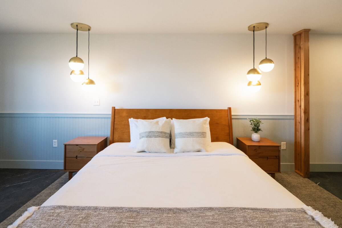 Double Room, Private Bathroom, Lake View (King/Kitchenette (Upper)) | Interior