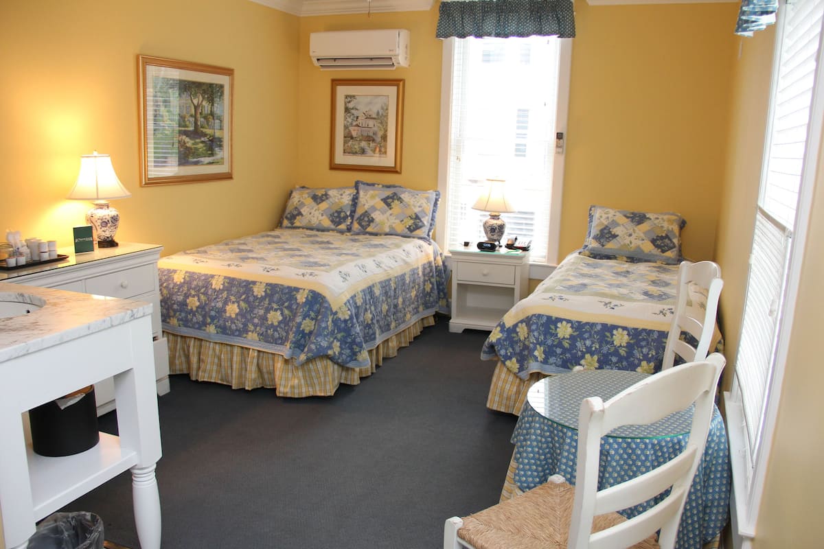 Main Street View, Double Twin | Hypo-allergenic bedding available, pillowtop beds, iron/ironing board