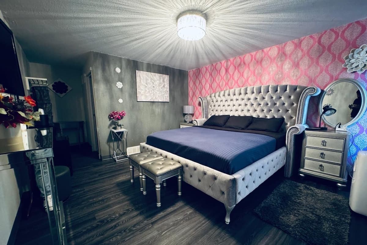 Individually decorated, desk, blackout curtains, free WiFi