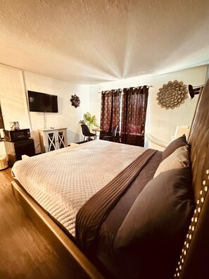 Individually decorated, desk, blackout curtains, free WiFi