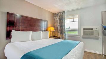 Blackout curtains, free WiFi, bed sheets