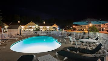 Seasonal outdoor pool