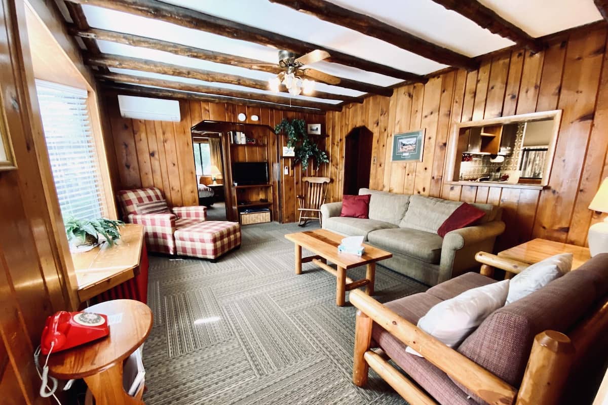 Flagstaff Suite | Living area