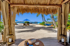 Private beach, sun-loungers, beach umbrellas, beach towels - Island Bay Resort (Tavernier)