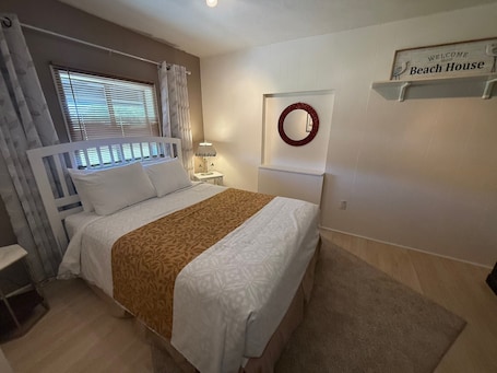 Suite | Individually decorated, individually furnished, free WiFi, bed sheets