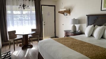 Standard Room, 1 Queen Bed