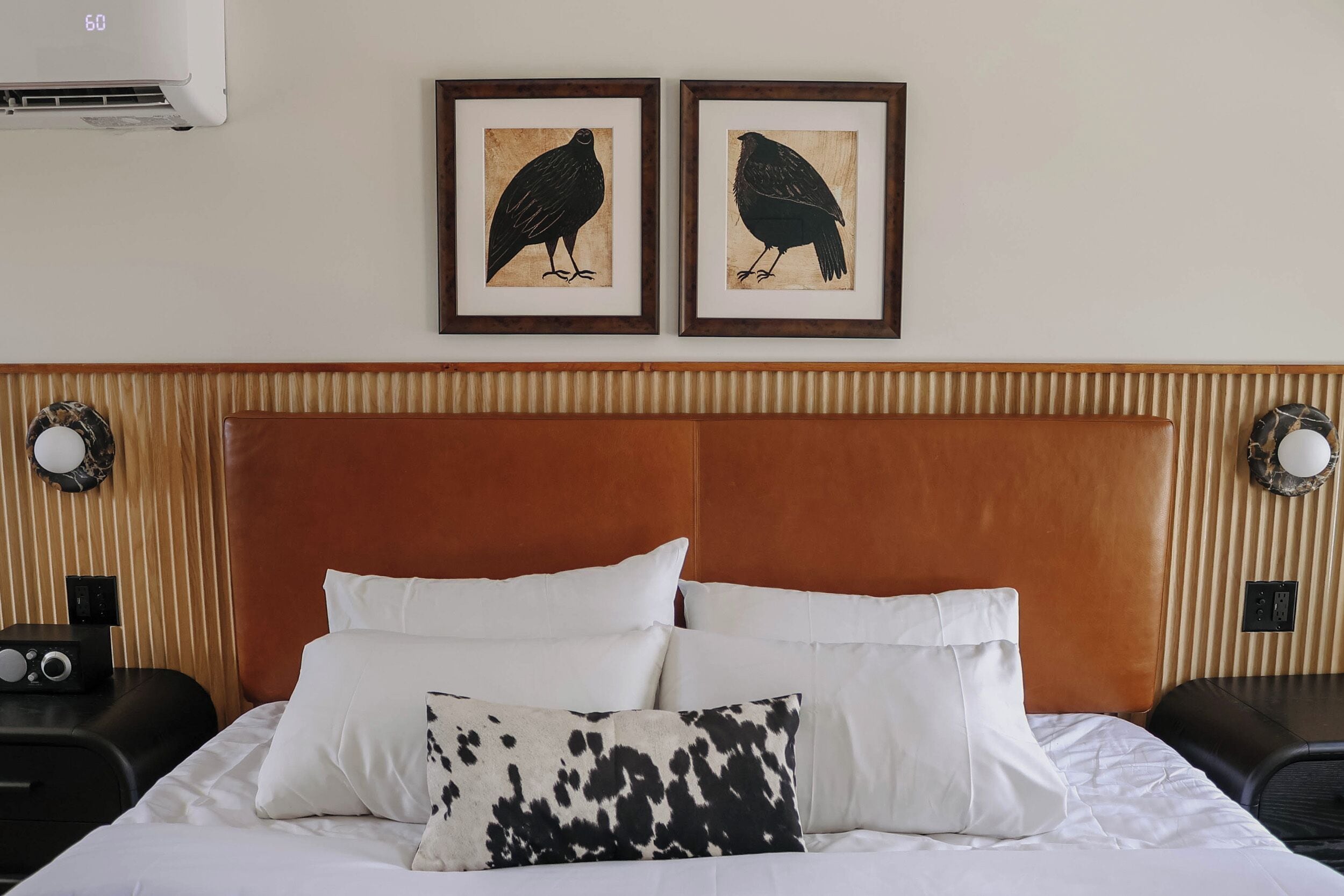 King Cottage with Premier Kitchenette | Premium bedding, individually decorated, individually furnished