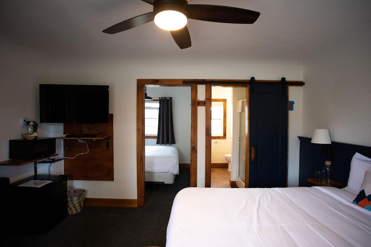 1 bedroom, individually decorated, individually furnished