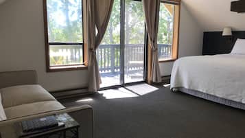 Deluxe suite, 1 kingsize bed, bad, uitzicht op bergen | 1 slaapkamer, individueel gedecoreerd, individueel gemeubileerd