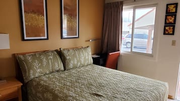 Standard Room, 1 Queen Bed