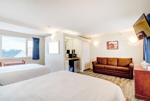 Decoración personalizada, muebles diferentes y cortinas blackout 