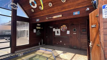 Bồn tắm spa trong nhà
