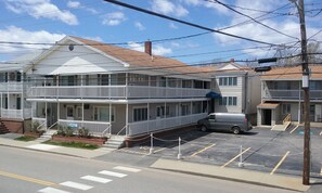 Exterior detail - Beau Rivage Motel (Old Orchard Beach)
