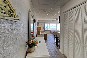 2 bedrooms, individually decorated, individually furnished, free WiFi - Continental Condominiums by Southern Vacation Rentals II (Panama City Beach)