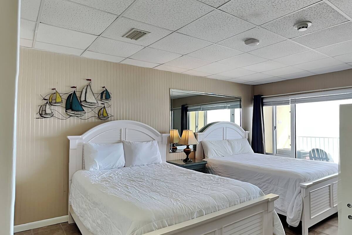 Condo, Multiple Beds, Balcony, Beach View (#520 - No Pets) | 2 bedrooms, individually decorated, individually furnished, free WiFi