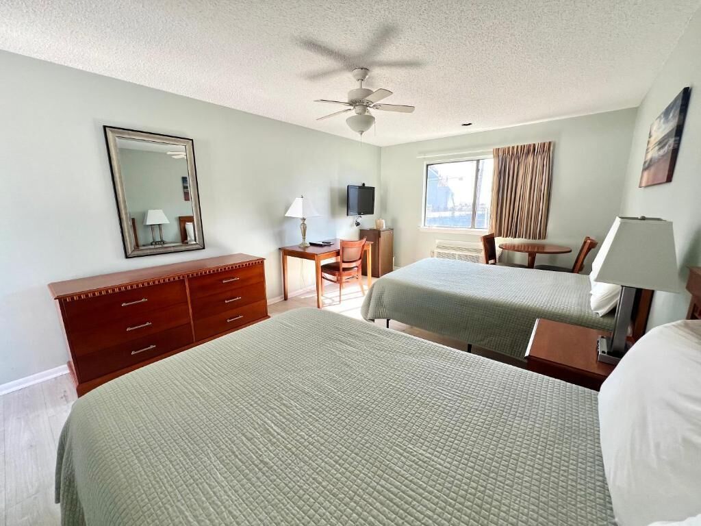 Desk, WiFi (free), bed sheets