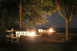 Property grounds - Lake Shore Resort (Saugatuck)