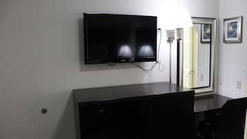 Premium bedding, desk, iron/ironing board, free WiFi