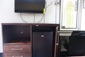 Mini fridge - Apple Inn (Dallas)