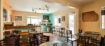 Adventure Inn & Motel