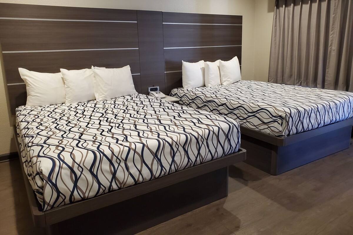 Rom, 2 queensize-senger | Skrivebord, blendingsgardiner, strykejern/-brett og wi-fi (inkludert)