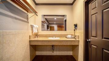 Combined shower/bathtub, hair dryer, towels, soap